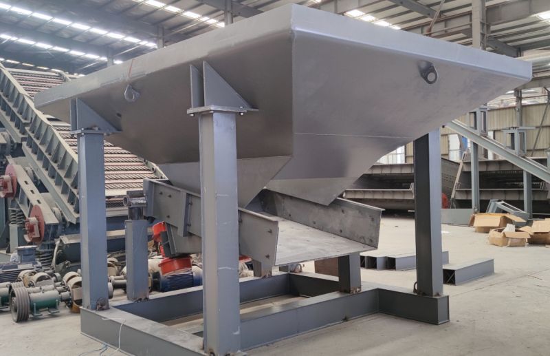 年產100萬噸石英砂礦項目 輪式可移動篩石機成套試裝試車-新鄉誠信振動